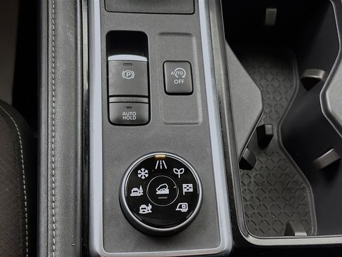 Used 2023 Nissan Pathfinder SL image 20