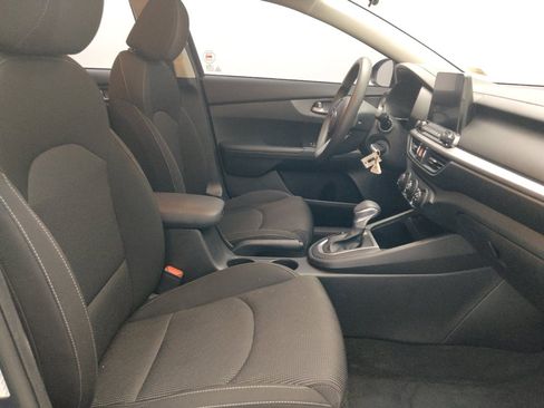 Used 2021 Kia Forte LXS FWD image 21