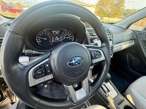 Used 2017 Subaru Forester 2.5i Premium image 12