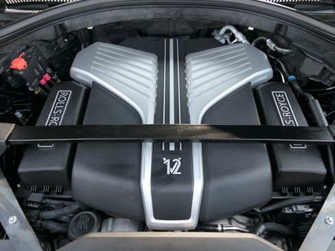 Used 2022 Rolls-Royce Cullinan image 42