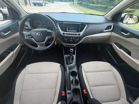 Used 2020 Hyundai Accent SE w/ Cargo Package FWD image 10
