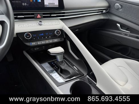 Used 2025 Hyundai Elantra Limited FWD image 32
