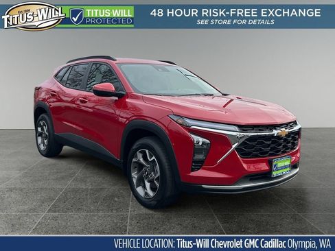 Used 2026 Chevrolet Trax LT w/ Driver Confidence Package FWD image 1