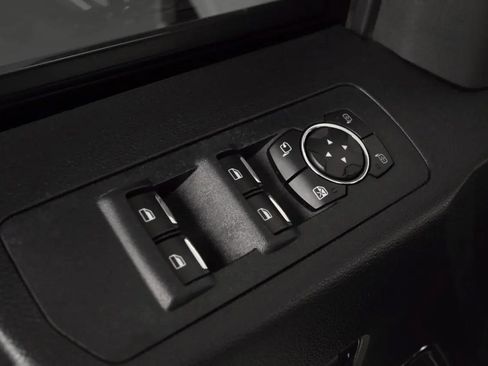 Used 2016 Ford F150 Platinum w/ Equipment Group 701A Luxury image 33