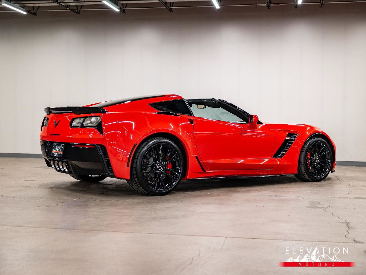 Used 2015 Chevrolet Corvette Z06 w/ 3LZ Preferred Equipment Group RWD image 5