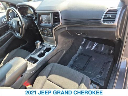 Used 2021 Jeep Grand Cherokee Laredo AWD/4WD image 25