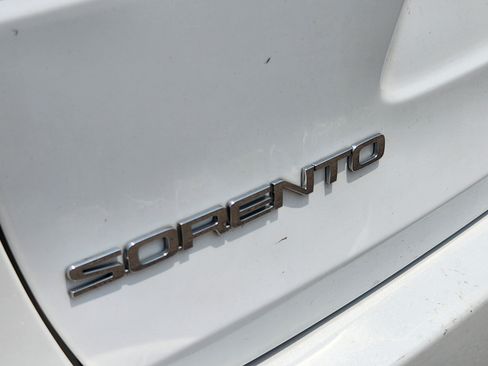 Used 2020 Kia Sorento LX AWD/4WD image 12