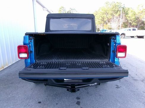 Used 2023 Jeep Gladiator Overland image 22