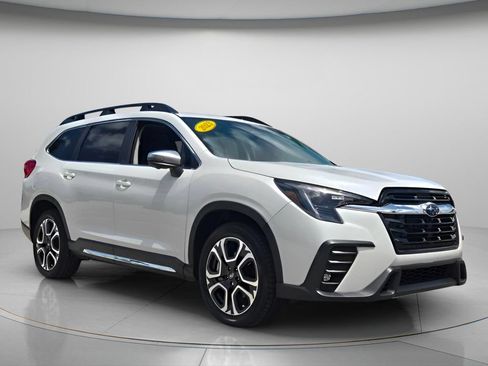 Used 2023 Subaru Ascent Limited w/ Technology Package AWD/4WD image 9