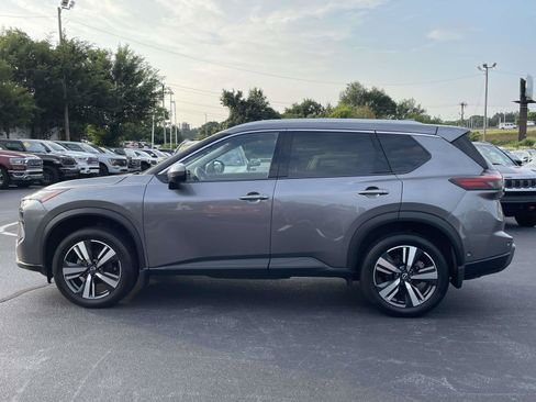 Used 2024 Nissan Rogue SL AWD/4WD image 4