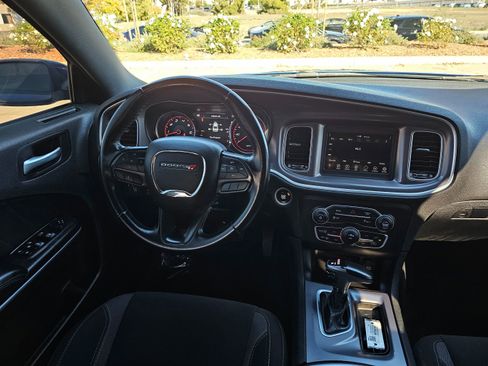 Used 2020 Dodge Charger SXT image 21