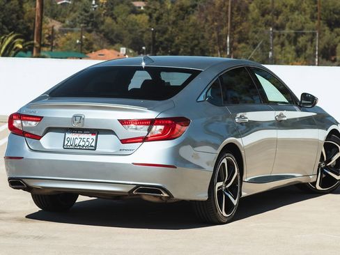 Used 2018 Honda Accord Sport image 5