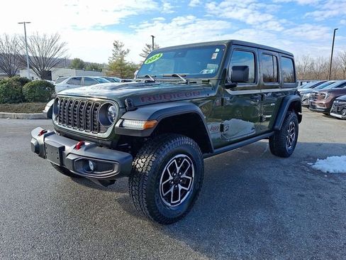 Used 2024 Jeep Wrangler Rubicon image 3