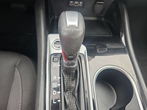 Used 2024 Nissan Altima 2.5 SV FWD image 24