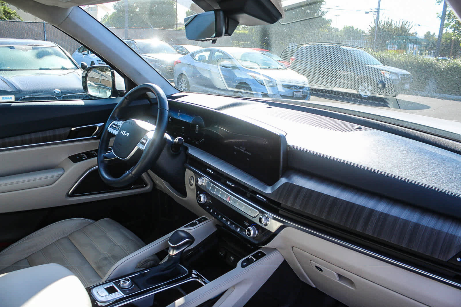 Used 2024 Kia Telluride SX Prestige AWD/4WD image 21