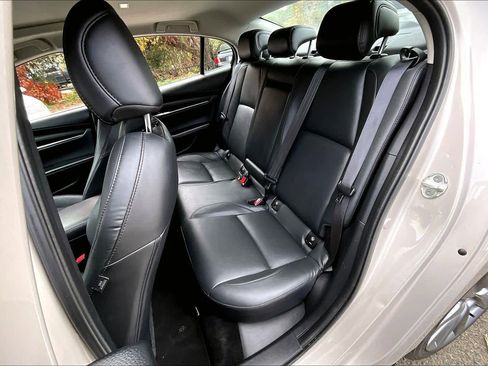 Used 2024 MAZDA MAZDA3 s image 20