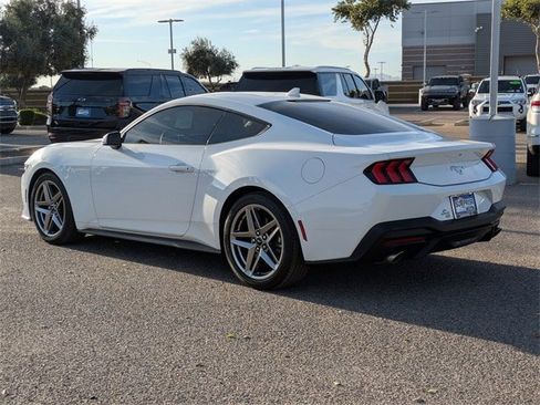 Used 2024 Ford Mustang image 4
