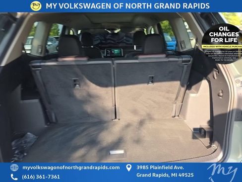 Used 2025 Volkswagen Atlas Peak Edition SE AWD/4WD image 13