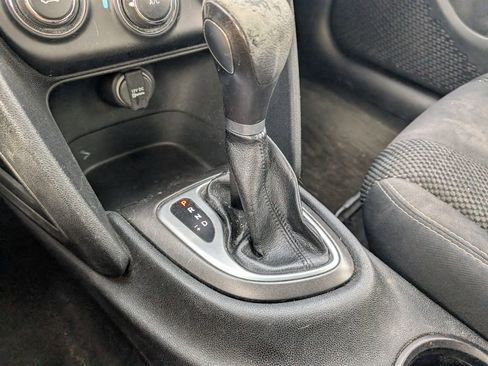 Used 2016 Dodge Dart SXT image 17