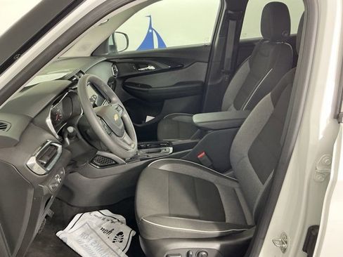 Used 2023 Chevrolet TrailBlazer LT w/ Convenience Package image 7