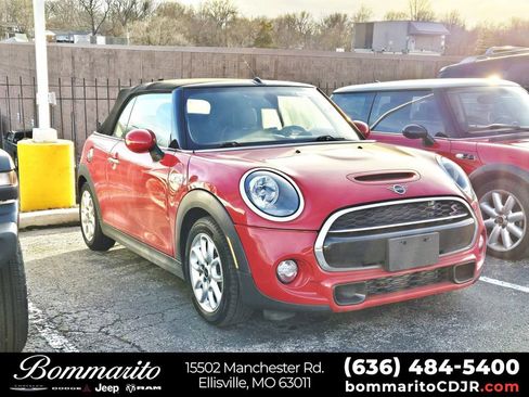 Used 2019 MINI Cooper S image 1