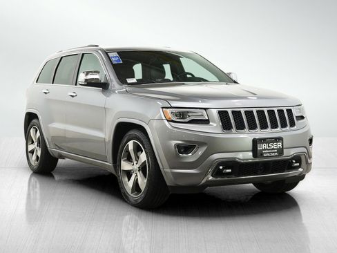 Used 2016 Jeep Grand Cherokee Overland w/ Advanced Technology Group AWD/4WD image 8