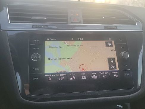 Used 2020 Volkswagen Tiguan SEL image 9