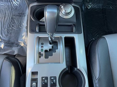 Certified 2024 Toyota 4Runner SR5 Premium image 28