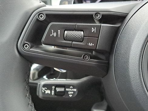 Certified 2026 Porsche Macan AWD/4WD image 26