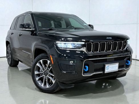 Used 2023 Jeep Grand Cherokee Overland w/ Advanced Protech Group III image 5