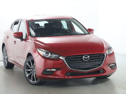 Used 2018 MAZDA MAZDA3 Touring FWD image 2