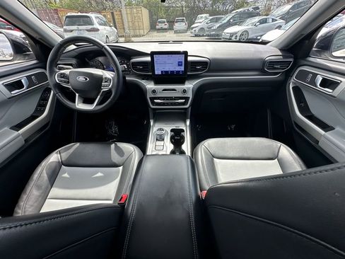 Used 2022 Ford Explorer XLT w/ Equipment Group 202A image 26