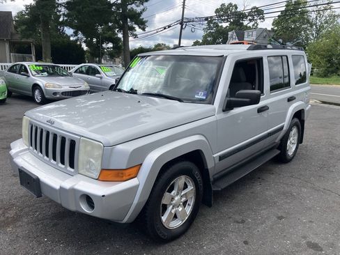 Used 2006 Jeep Commander 4WD image 3