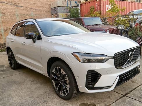 New 2026 Volvo XC60 T8 Plus w/ Protection Package Premier image 5