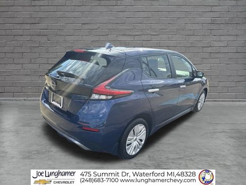 Used 2025 Nissan Leaf S FWD image 3