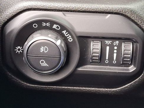 Used 2021 Jeep Gladiator Willys image 27