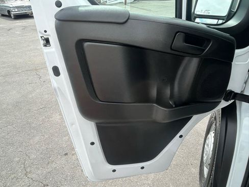 Used 2025 RAM ProMaster 2500 w/ U-Haul Equipment Group FWD image 13