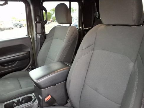 Used 2022 Jeep Gladiator Sport AWD/4WD image 8