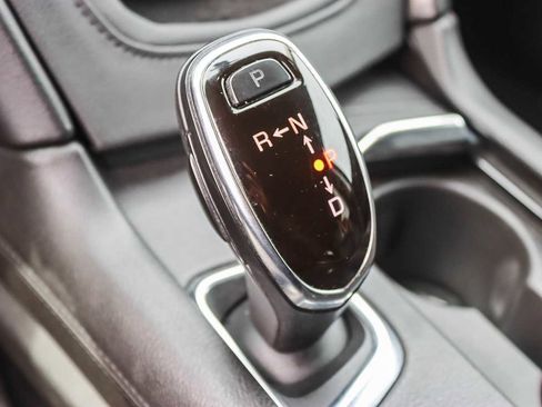 Used 2017 Cadillac XT5 Luxury w/ Driver Awareness Package image 18