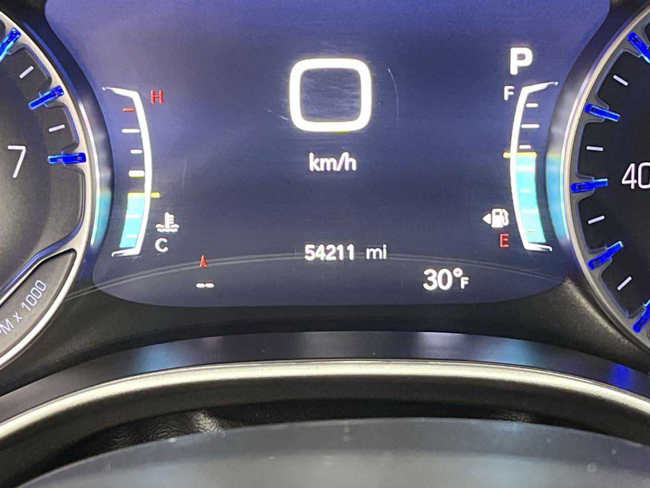 Used 2024 Chrysler Pacifica Touring-L FWD image 15