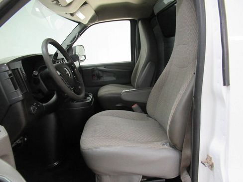 Used 2014 GMC Savana 3500 Extended image 6