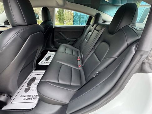Used 2022 Tesla Model 3 image 12