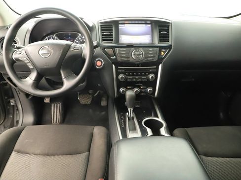 Used 2020 Nissan Pathfinder S FWD image 18