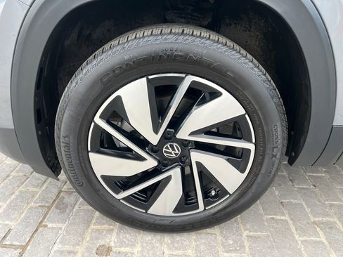 Certified 2025 Volkswagen Atlas SE image 27