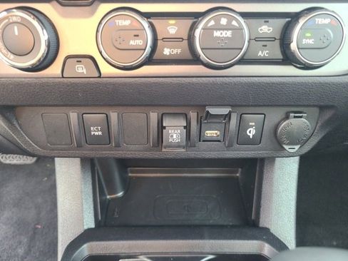 Used 2023 Toyota Tacoma TRD Off-Road image 28