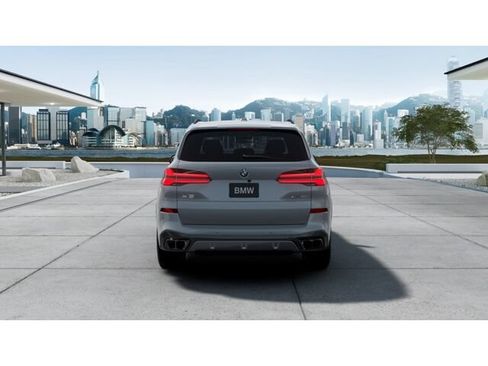 Used 2026 BMW X5 xDrive40i w/ M Sport Package AWD/4WD image 5