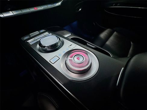 Used 2025 Genesis GV70 2.5T image 14