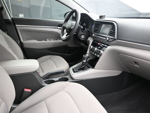 Used 2020 Hyundai Elantra SEL FWD image 26