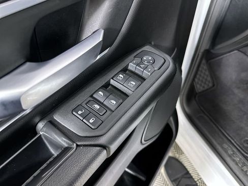 Used 2025 RAM 1500 Big Horn AWD/4WD image 24