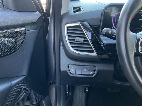 Used 2025 Kia Seltos S image 25